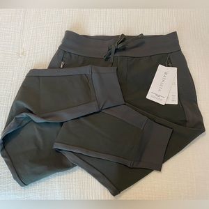 NWT Athleta Headlands Hybrid Trek Jogger